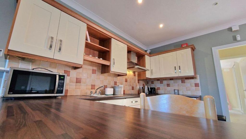 Cosy Two Bedroom Apartment Galway Buitenkant foto